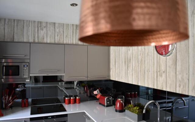 The Rutland Hotel & Apartments