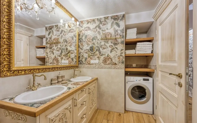 Royal Garden Suite