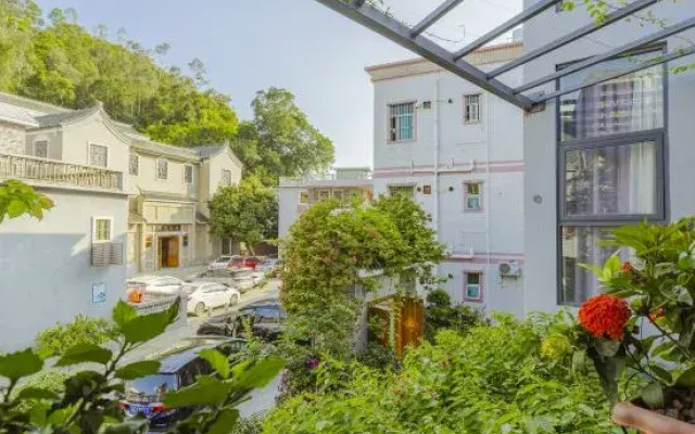 Shenzhen Hua Zhu Xiao Yuan HomestaShenzhen Sha Yu Yong Hua Zhu Xiao Yuan Homesta