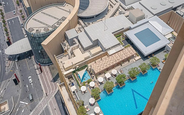Lux 1BR Apt in Dubai Mall Residences