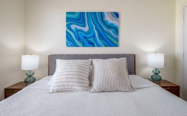 Penthouse Gem 3 Bedroom Condo by Redawning