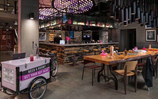 Moxy San Diego Downtown/Gaslamp Quarter