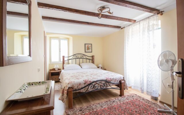 Apartment Stari Grad