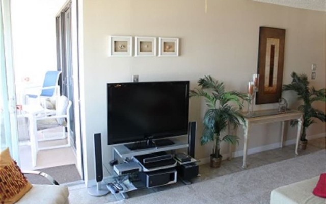 3 Bedroom Oceanfront Luxury Condo - Sand Dollar Iii, 404