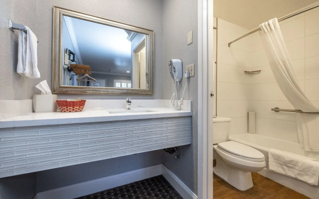 SOMA Park Inn – Civic Center