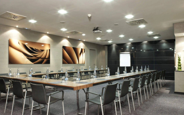 AC Hotel Victoria Suites by Marriott