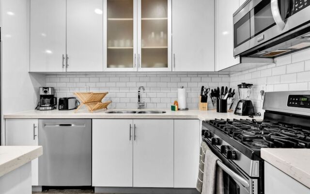 Design District Luxe 3BD Home