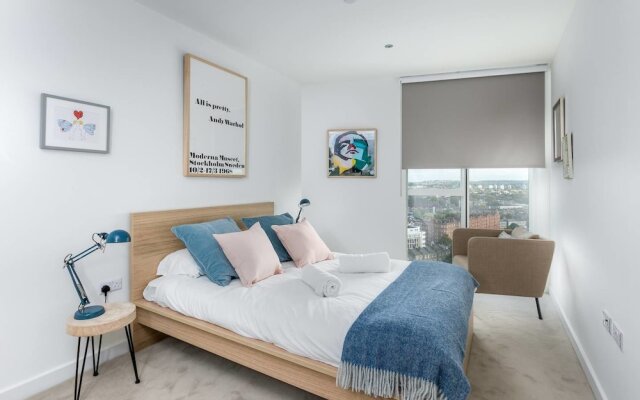 Luxury 1BR Flat w Rooftop Garden, 360° of London