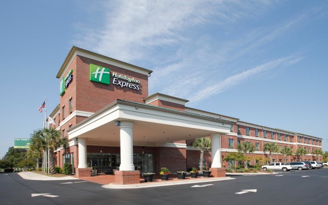 Holiday Inn Express Leland - Wilmington Area, an IHG Hotel
