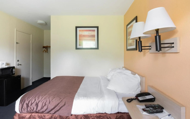 Days Inn by Wyndham New Philadelphia