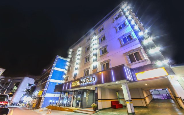 Goodstay World Hotel