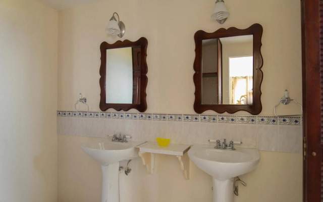 Hatfield South Villa