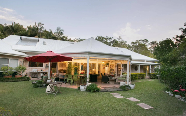 Noosa Valley Manor B&B Retreat