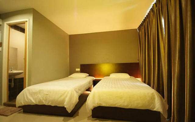 One Point Hotel - RH Plaza
