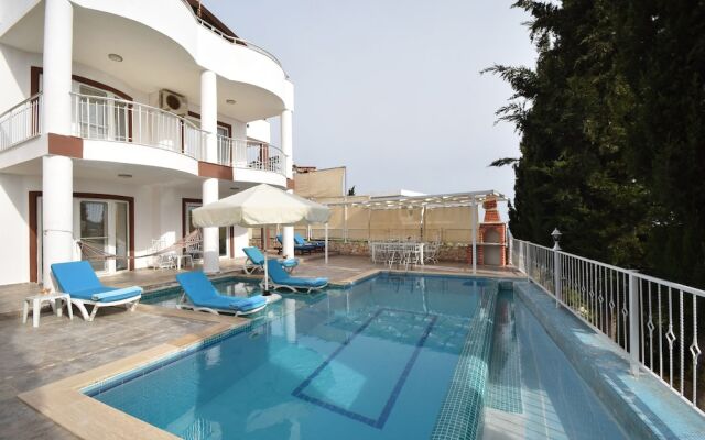 Villa Yonca by Helaltatilvillari