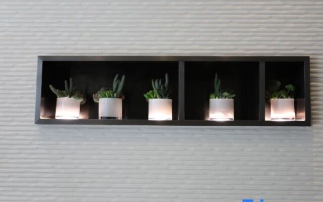 Rujia Business Hotel