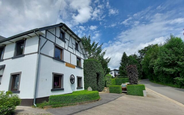 Spacious Holiday Home in Malmedy near Nature Parc High Venn