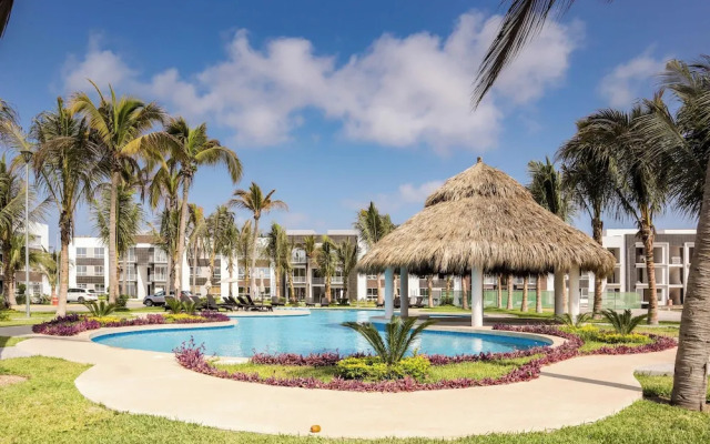 Dream Diamante with Beach Club