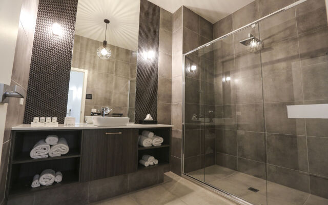 Indulge Apartments CBD