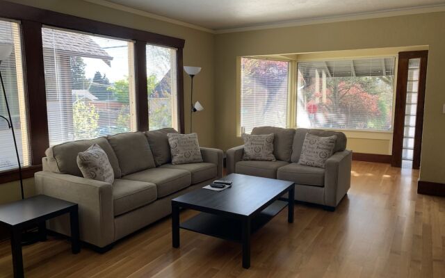 Seattle Vacation Home - Fremont House