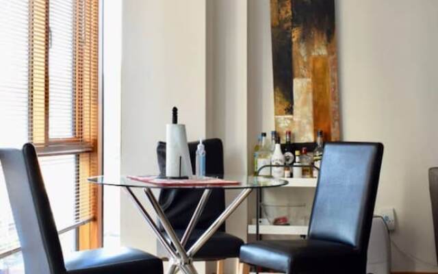 Spacious Ifsc 2 Bedroom Flat With Balcony