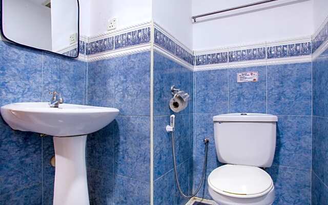 OYO 43963 T Signature Hotel