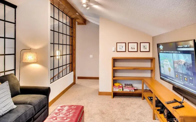 385 Moonshine Crescent by Okanagan Premier