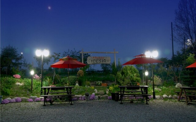 Freesia Pension