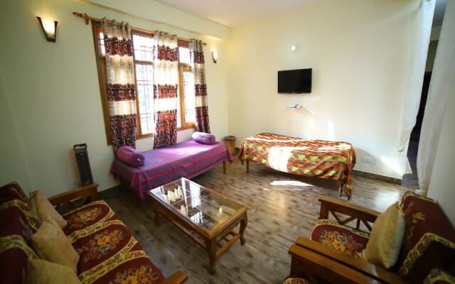 OYO 11575 Hotel Shine