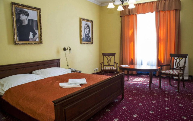 Film Hotel