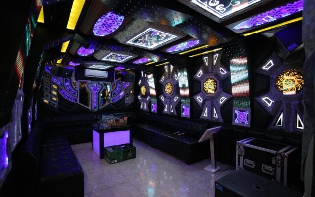 Central Phu Hung Hotel