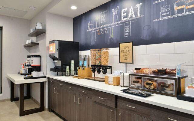 Hampton Inn Cedar Falls Downtown