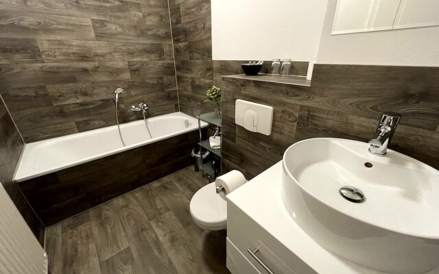 Zur Altstadt - Am Fuße der Osterburg - Gaststätte, Pension, FEWO