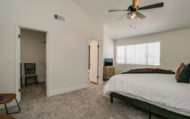 Upgraded 4-bdrm Beautiful Home W/pool!