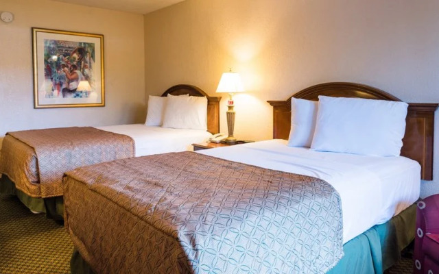 Vista Inn & Suites Tampa