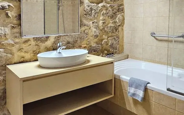 Arhontiko Arhanes Suites