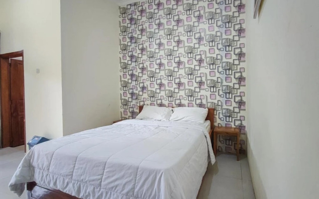 RedDoorz @ Tanakatto Homestay Waikabubak