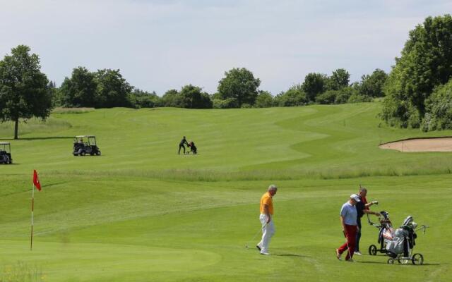 Apartments Golfpark Schlossgut Sickendorf