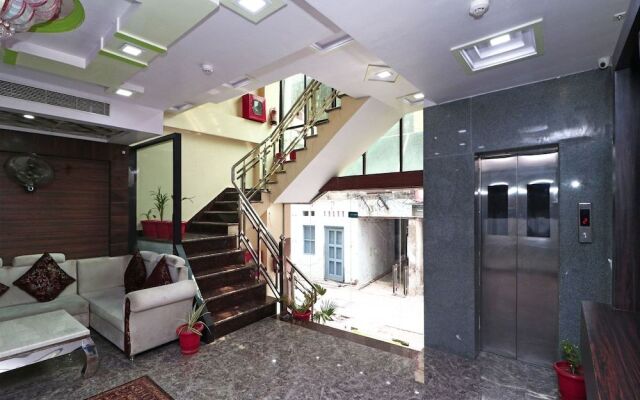 OYO 15169 Hotel Rk Inn