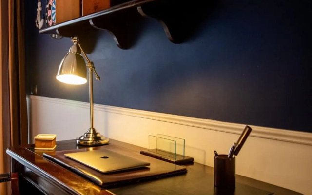 Navy Apartment by Wonderful Italy