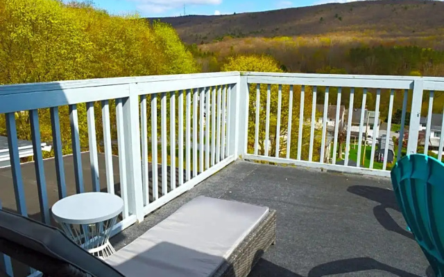 Mountain View Suites