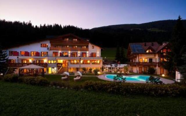 Helmhotel