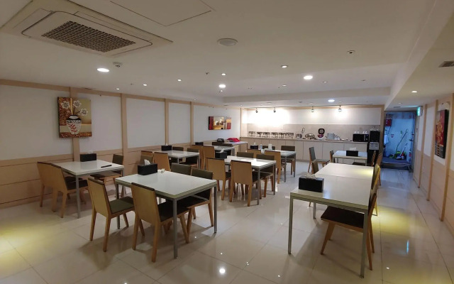 Orsay Business Hotel