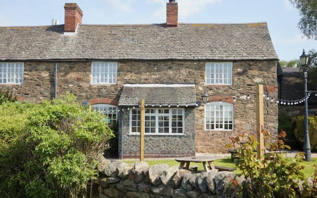 The Fieldhead Hotel by Greene King Inns