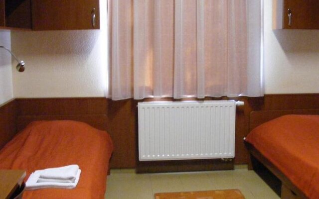 Study K & M Hotel