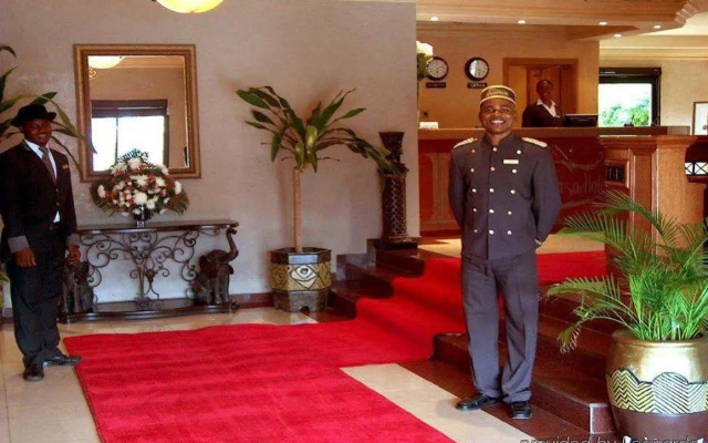 Victoria Crown Plaza Hotel