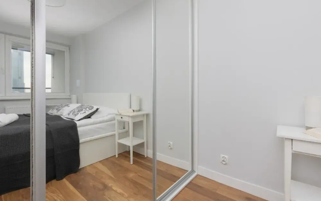 Apartment City Center Zlota by Renters