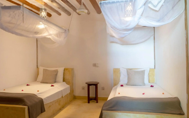 Raha Lodge