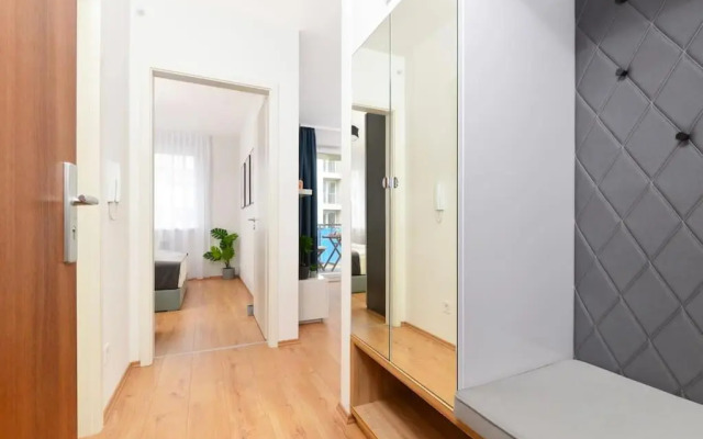 Laurel Bay Apartment