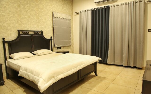 StayEden Luxurious 3BHK Home Theater